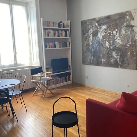 Designer In Center Apartamento